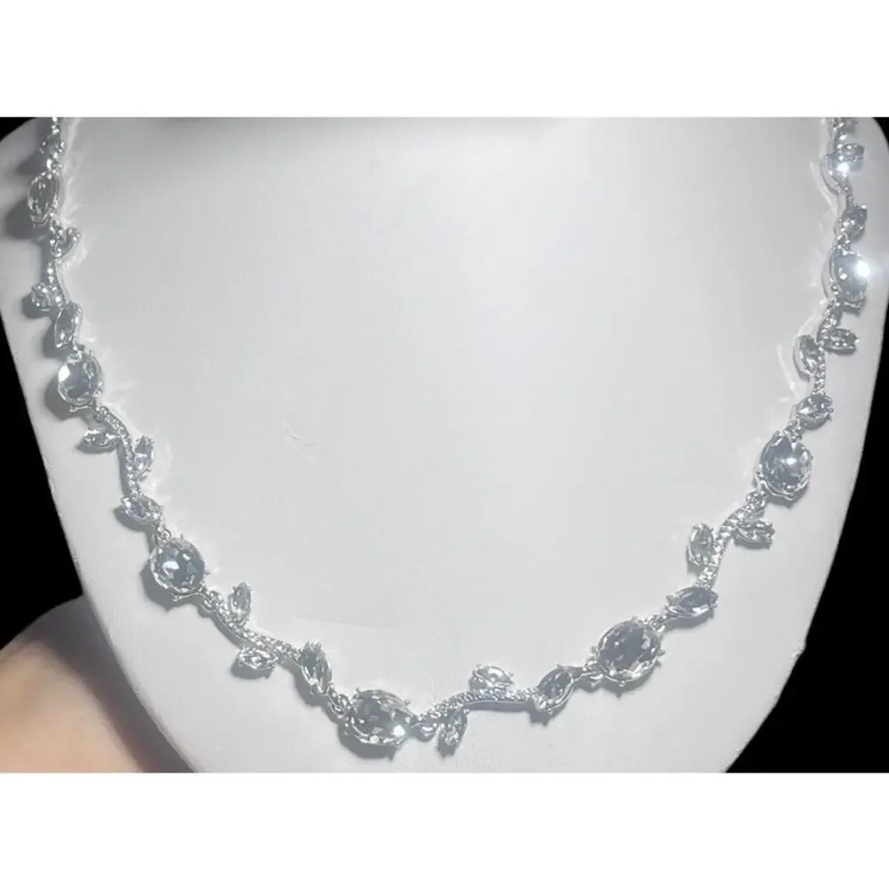 Givenchy Fashion Crystal Floral Leaf Necklace NWT 16” with 2” Extender